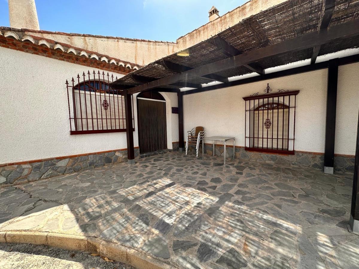 Апартаменти Cuevas La Granja Benalua de Guadix Екстер'єр фото